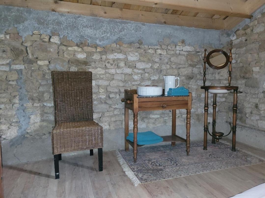Nuit Insolite, Chambre Au Dessus D'Une Etable La Chapelle-Themer Εξωτερικό φωτογραφία